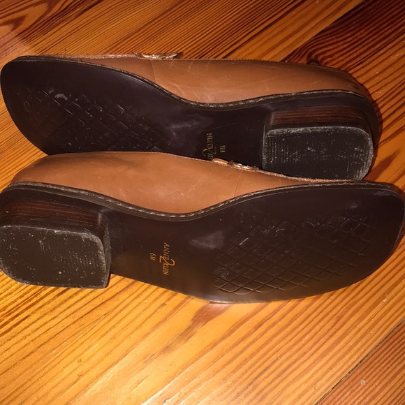 Anne Klein 2 Caramel/ Tan Leather Signature Loafer - Picture 2 of 5